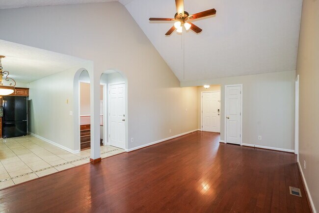 Foto del edificio - 125 Cartwright Pkwy