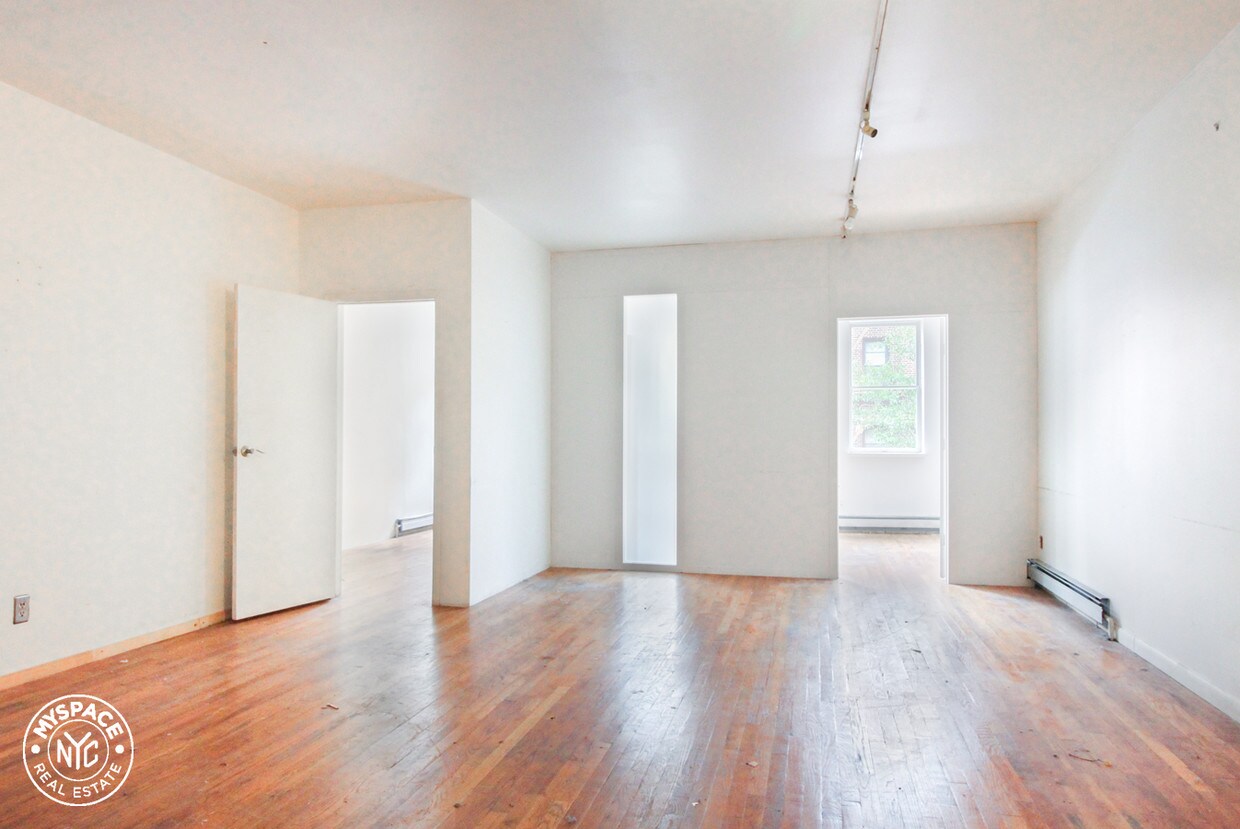 Primary Photo - 302 Bedford Ave