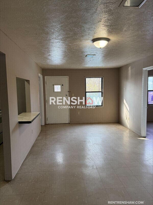 Foto del edificio - 118 Rosewood Cir