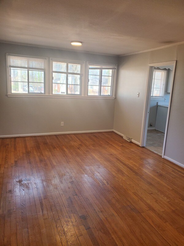 Building Photo - 3109 Marlborough Rd