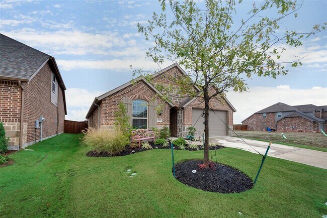 Building Photo - 1545 Kessler Dr