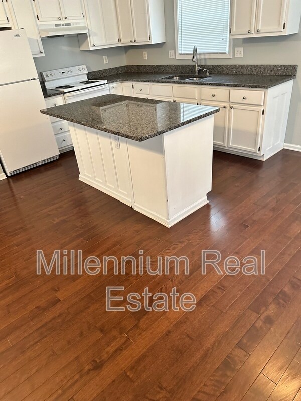 Foto del edificio - 295 Central Ave