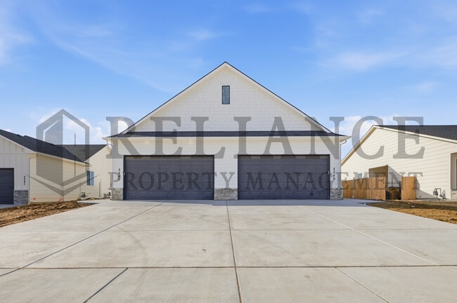 Foto del edificio - 5247 N Pinecrest Ct