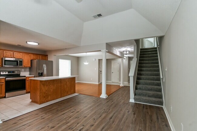 Building Photo - 9217 Lazzini Cove