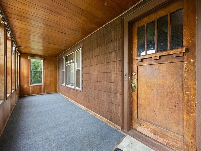 Building Photo - 1217 Grand Ave