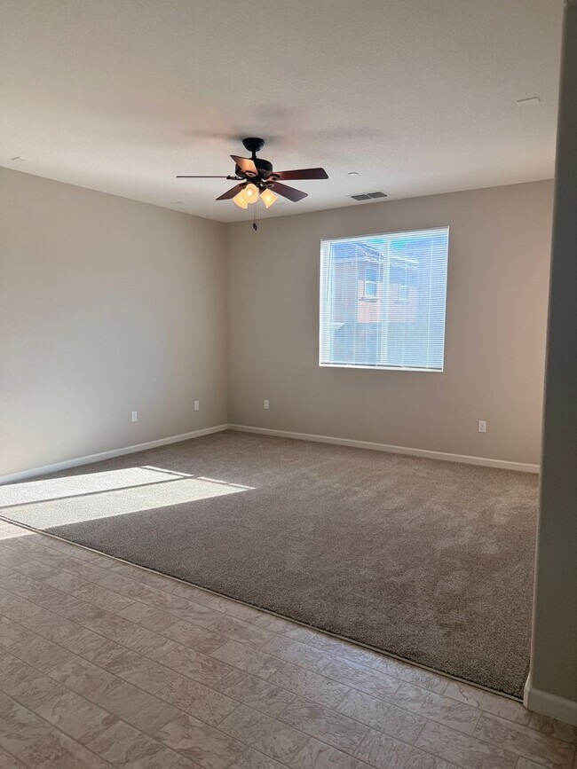 Foto del edificio - 2261 Hancock Dr