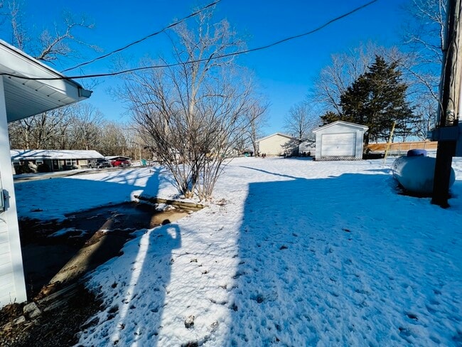 Building Photo - 4810 Woodland Dr