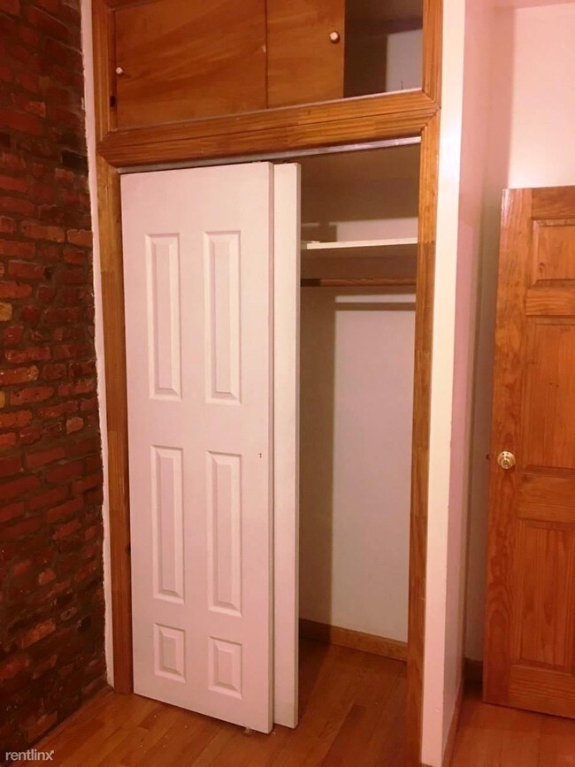 Foto del edificio - 2 br, 1 bath  - 696 5th Ave