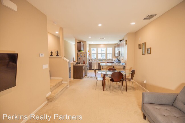 Building Photo - 3 br, 3 bath House - 526 Barcelona Loop