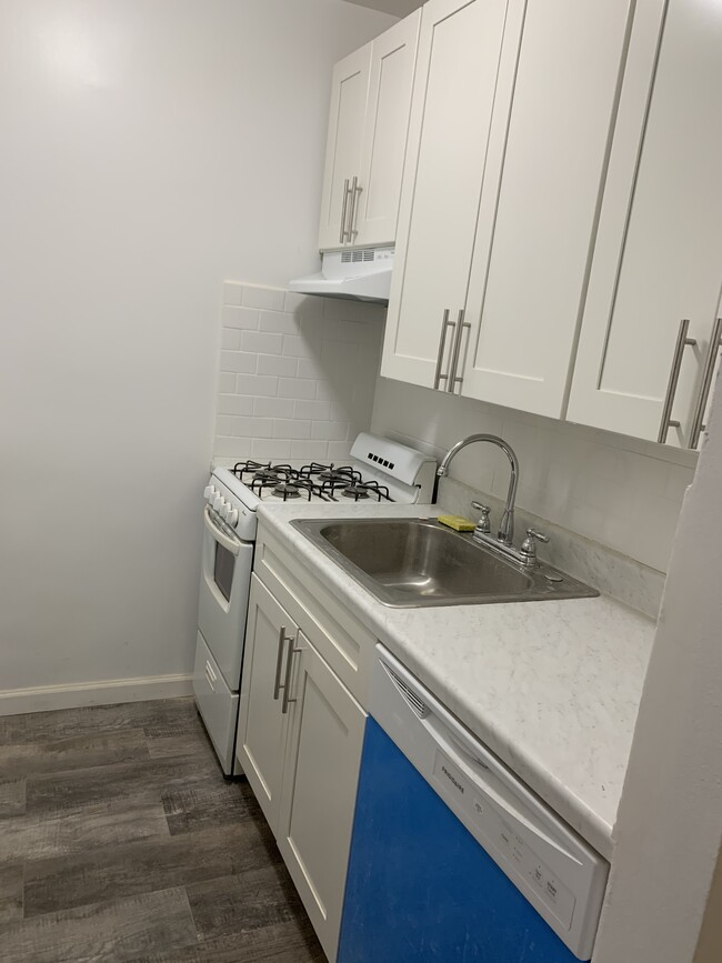 Building Photo - 2665 Homecrest Ave