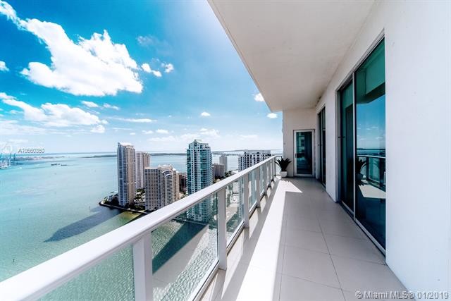 Building Photo - 300 S Biscayne Blvd