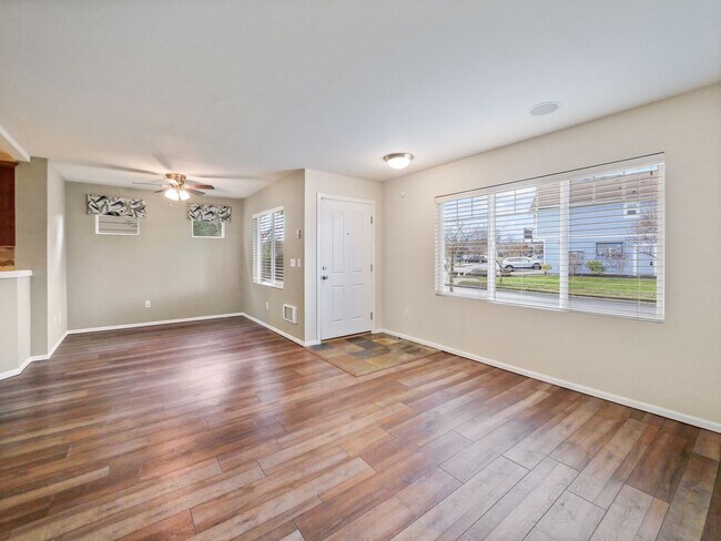 Building Photo - MOVE IN READY NOW! 3 Bedroom, 2.25 bath to...