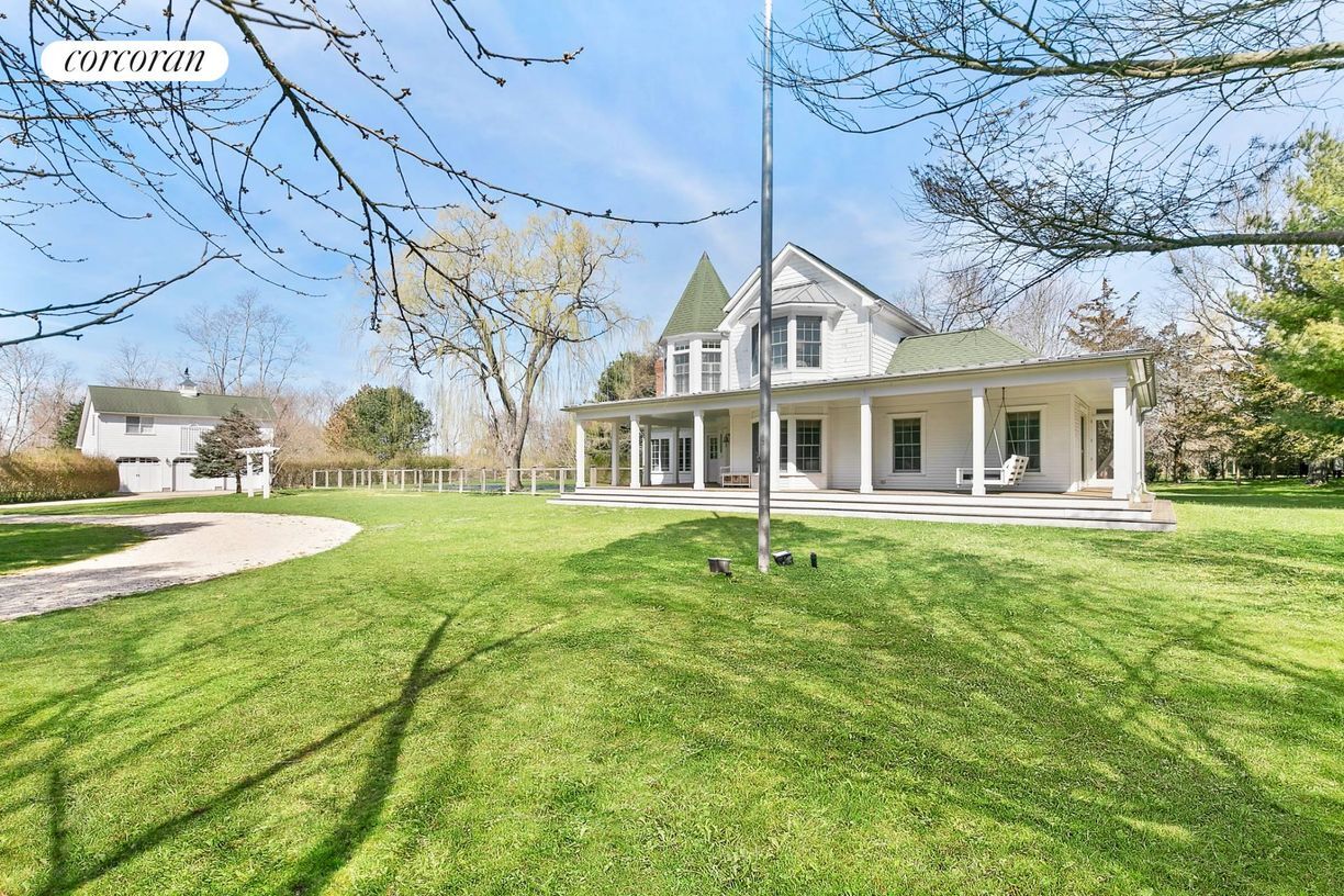 Primary Photo - 2 Bonnie Ln