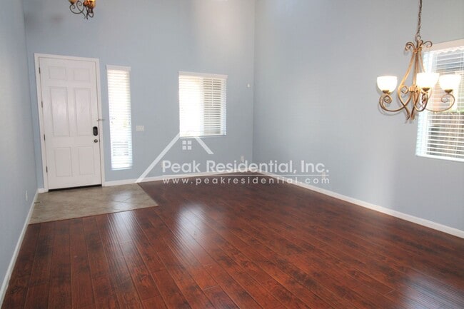 Building Photo - Very Nice Elk Grove 3bd/2.5ba With Loft an...