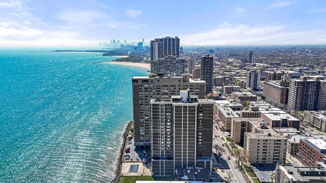 Foto del edificio - 6301 N Sheridan Rd