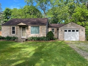 Building Photo - 1643 Alma Ave