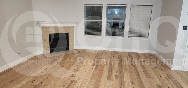 Foto del edificio - 2208 Lanshire Dr