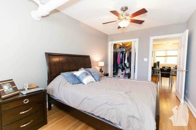 Foto del edificio - bedroom in CHICAGO IL 60641