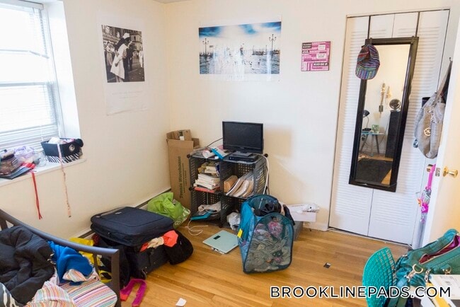 Building Photo - 110 Babcock St