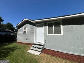 Building Photo - 572 Lancelot Dr