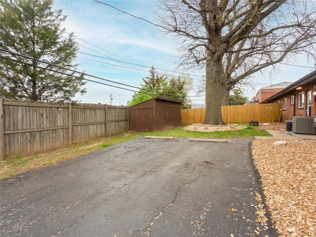 Foto del edificio - 3860 Brittany Cir