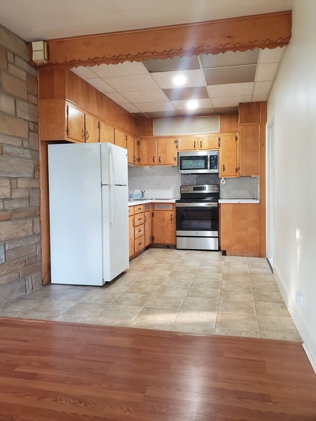 Building Photo - 615 Kraybill Church Rd