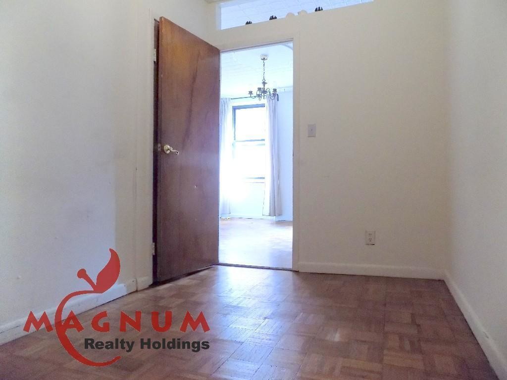 Foto del edificio - 414 E 11th St