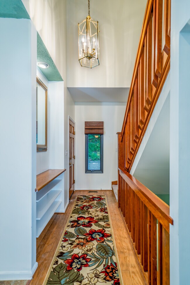 Foto del edificio - 305 Piney Mountain Dr