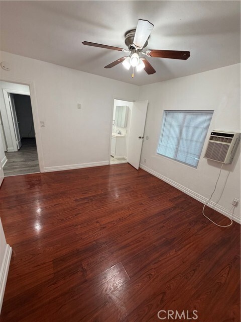 Foto del edificio - 1802 E Glenoaks Blvd