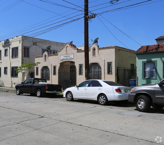 Building Photo - 979 S Ardmore Ave