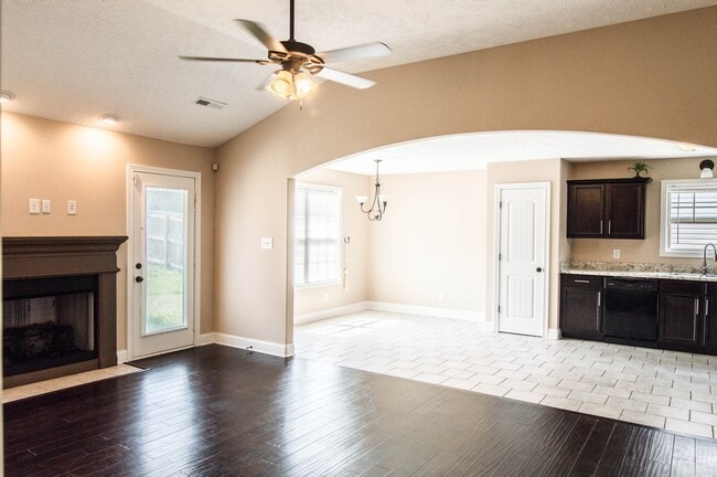 Foto del edificio - Pet Friendly Three Bedroom!