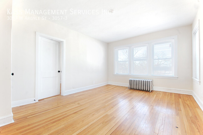 Building Photo - 3057 W Argyle St