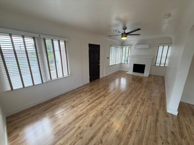 Foto del edificio - 6934-6938 Mohawk St.