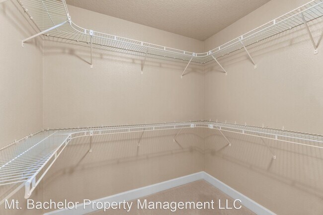 Foto del edificio - 4 br, 3 bath House - 61397 Fairfield Dr