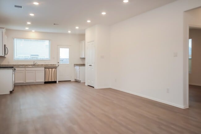 Building Photo - 22669 Malvicino Dr