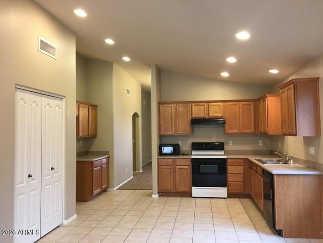 Building Photo - 25214 W Clanton Ave