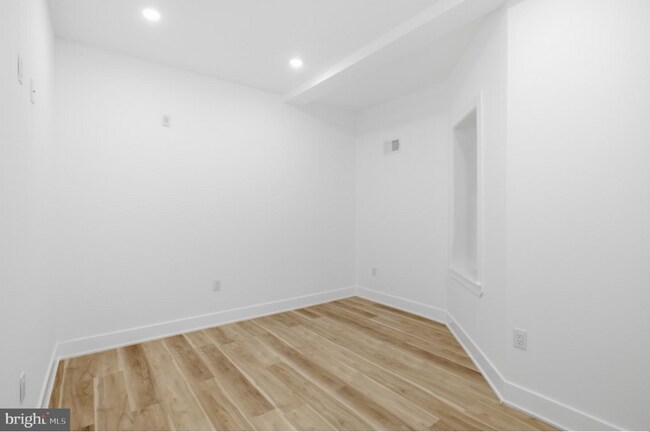 Foto del edificio - 349 N 62nd St