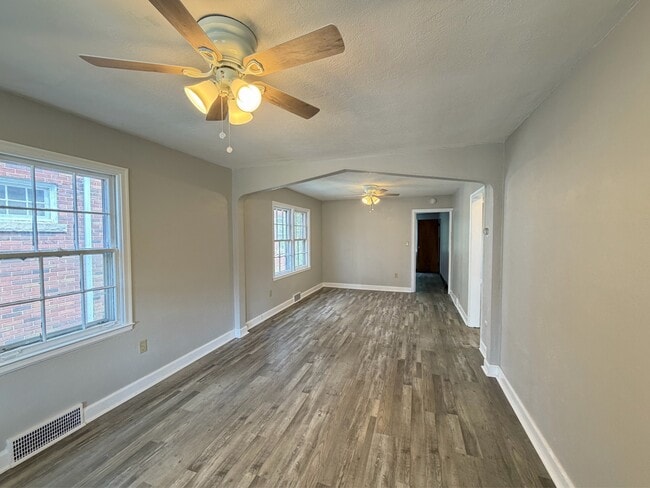 Building Photo - 1192 Haeberle Ave