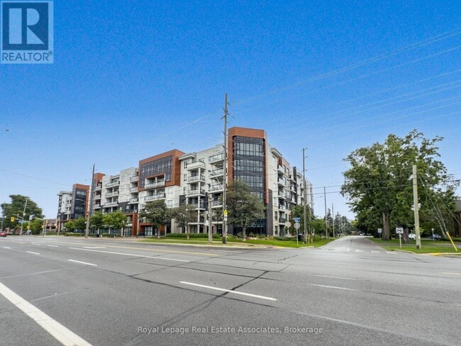 Building Photo - 320-320 Plains Rd E