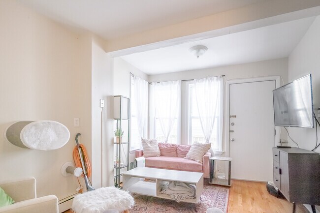 Foto del edificio - 238 Everett St