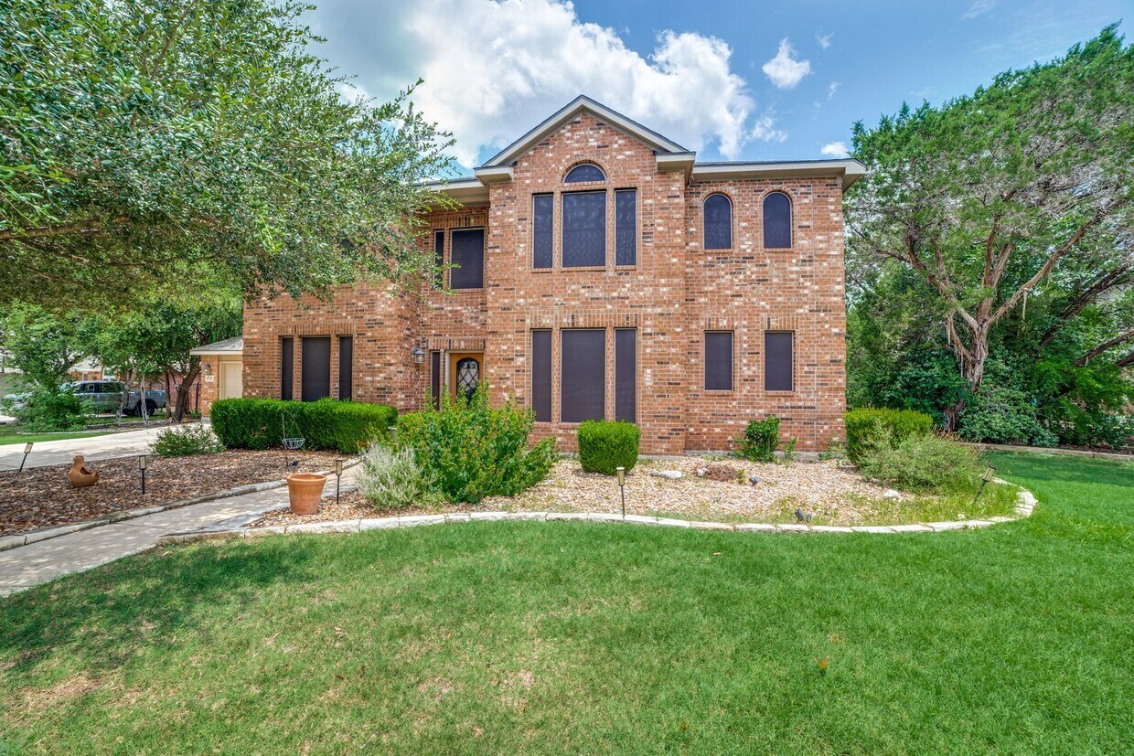 Primary Photo - BEAUTIFUL 5-BEDROOM CUSTOM HOME IN WIND GA...