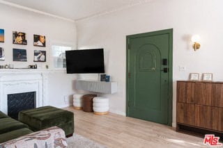 Building Photo - 2209 N Gower St