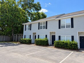 Building Photo - 552 Harper Ave