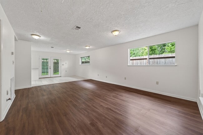 Building Photo - 418 Texas St