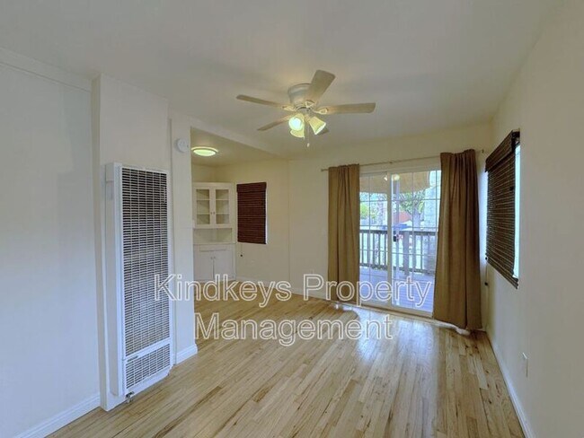 Foto del edificio - 5042 Muir Ave