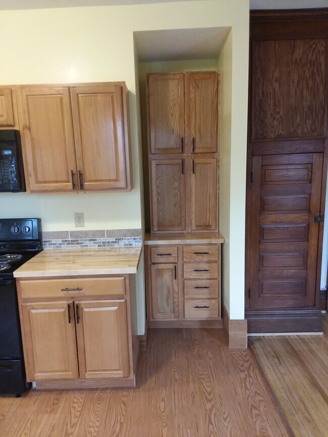 Kitchen Storage - 524 N Main St