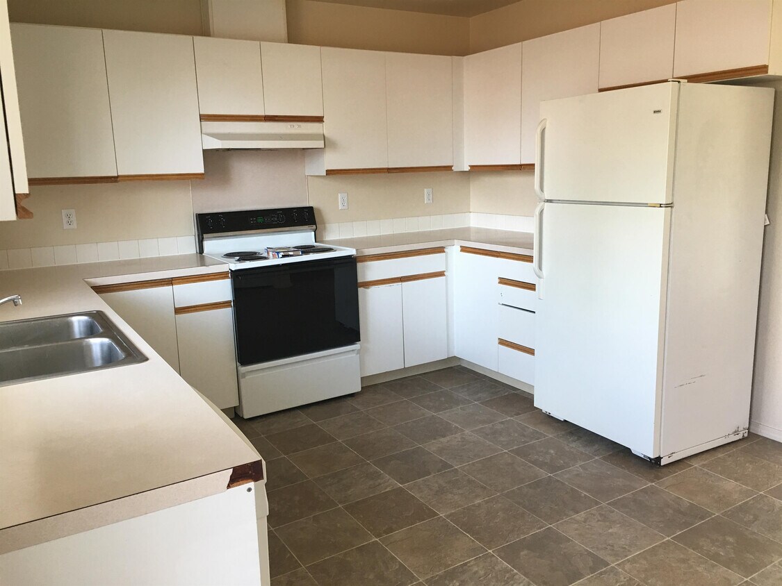Primary Photo - 1000 W Orchard Ave