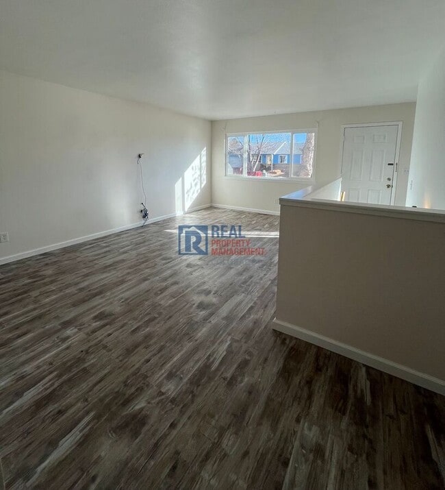 Building Photo - 918 Mesa Ct