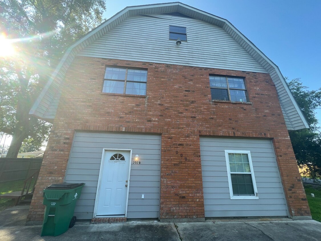 Foto principal - 202 Canal Ln