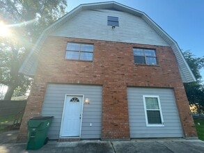 Building Photo - 202 Canal Ln